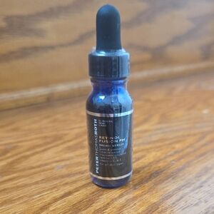 Peter Thomas Roth Retinol Fusion PM Night Serum - Blue